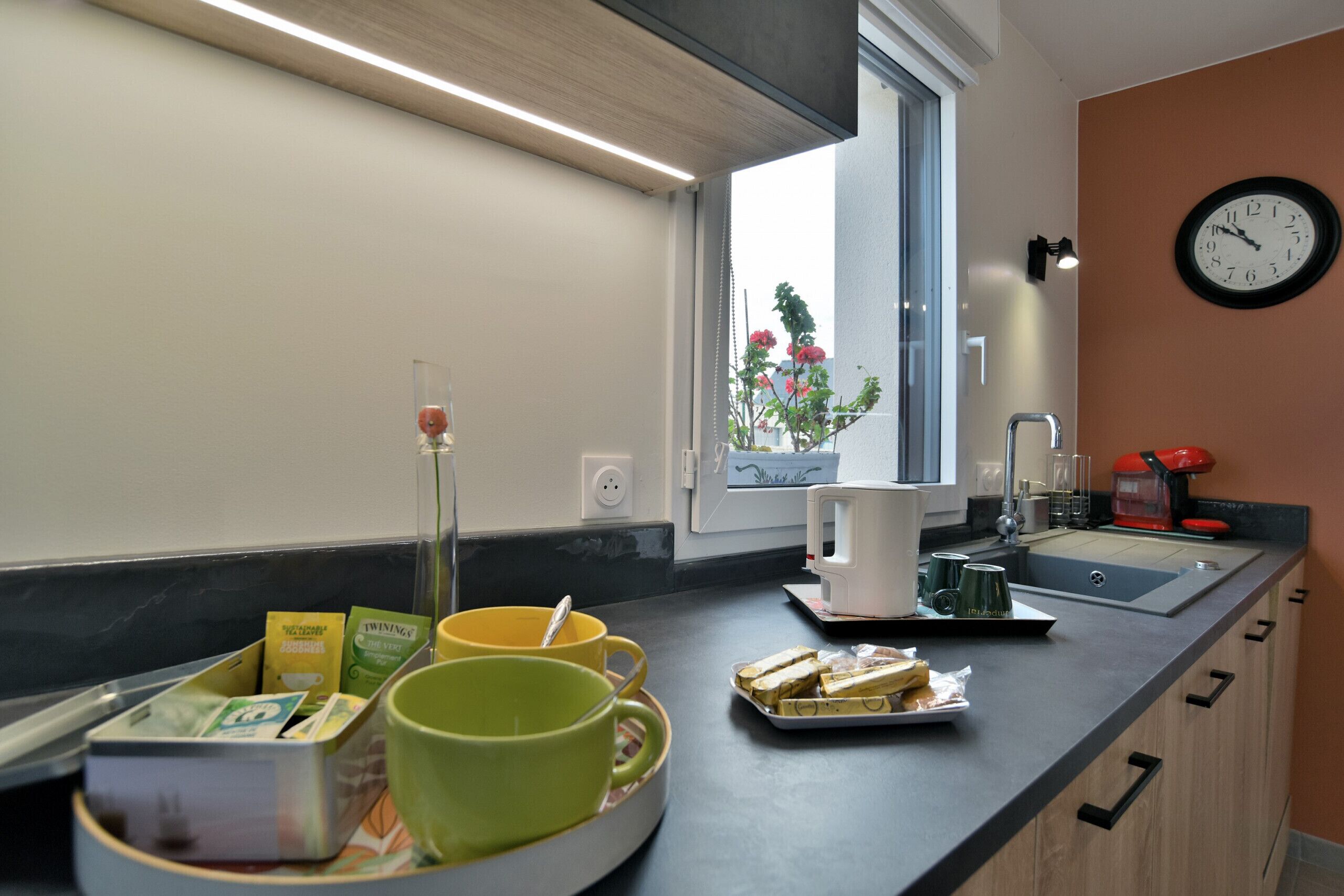 冰箱、微波炉、烤箱、洗碗机