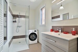 Shower, hair dryer - La Halte Cancalaise (Cancale)