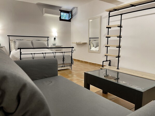 2 chambres, coffre-fort, fer et planche à repasser, lit de bébé portatif