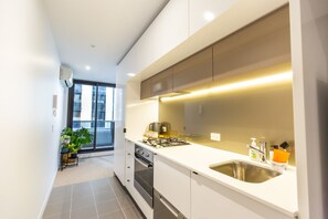 Fridge, microwave, oven, stovetop