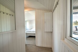 2 soverom, strykejern/-brett, reiseseng for barn og wi-fi (inkludert)