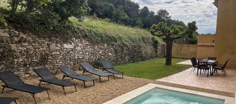 Maison provençale en campagne avec piscine privée climatisée et wifi 