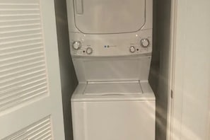 Interior - Luxury 1 Bedroom 1 Bathroom Unit - 5 min from SNA! (Irvine)