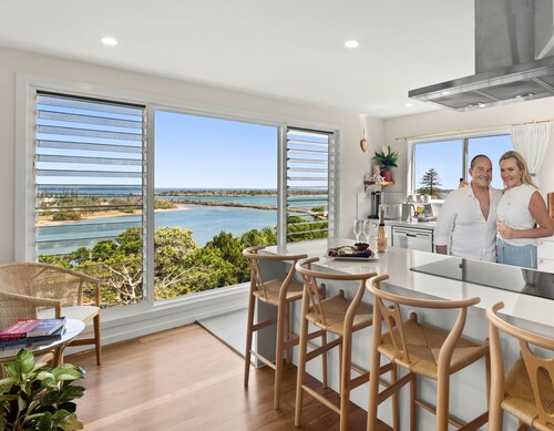 Penthouse | Front-Row 180° Bay & Ocean Views