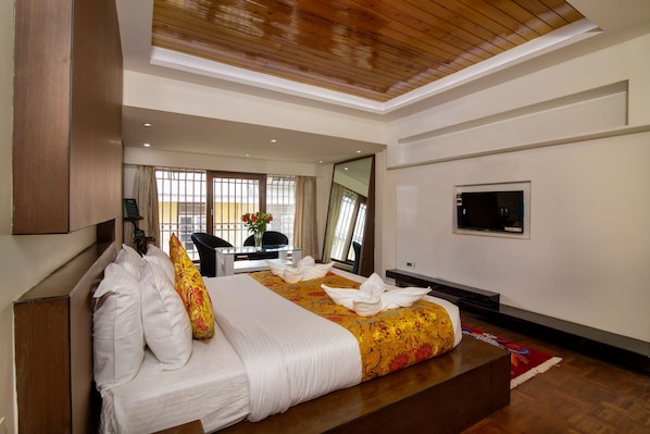 Design Cabin | Free WiFi - Muscatel Yavachi - 400 Mts from MG Marg (Gangtok)