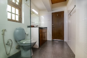 Bathroom - Muscatel Yavachi - 400 Mts from MG Marg (Gangtok)