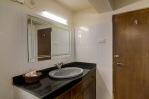 Bathroom - Muscatel Yavachi - 400 Mts from MG Marg (Gangtok)