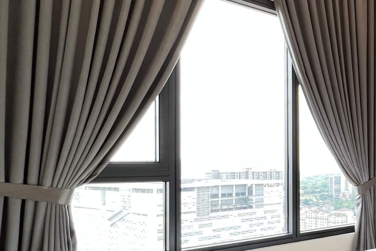 2 bedrooms, premium bedding, iron/ironing board, free WiFi