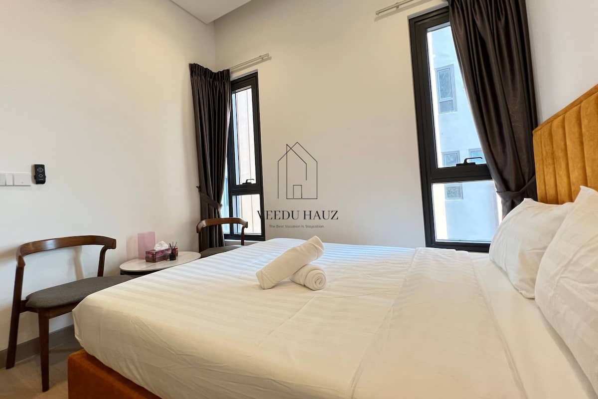 2 bedrooms, premium bedding, iron/ironing board, free WiFi