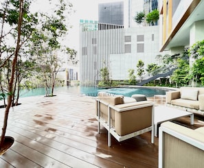 2 kolam renang outdoor