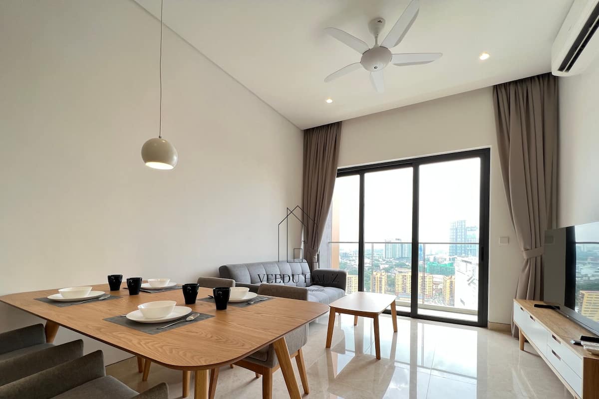 2 bedrooms, premium bedding, iron/ironing board, free WiFi