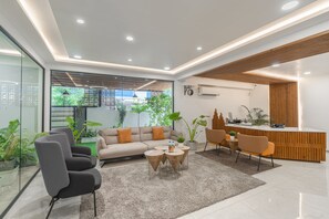 Lobby sitting area - Akoya Business Hotel - Hitech City Hyderabad (Hyderabad)