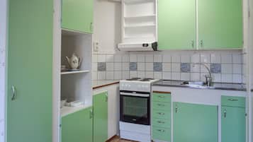 KylskÄp, ugn, spishÀll och kaffe- och tebryggare