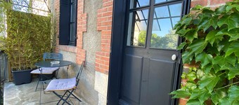 Charming 1930s Home: Pool, Trampoline, Next to Loire, Bikes Included