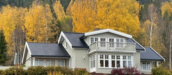 Lovely home in Bjoneroa with WiFi
