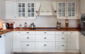 Fridge, microwave, dishwasher, coffee/tea maker