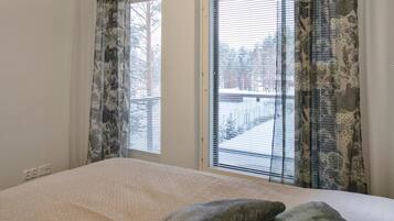 1 soverom, skrivebord og internettilgang