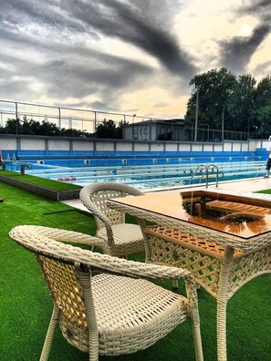 Seasonal outdoor pool, open 7:00 AM to 7:00 PM, free pool cabanas - Grand Avenue Hotel (Tashkent)