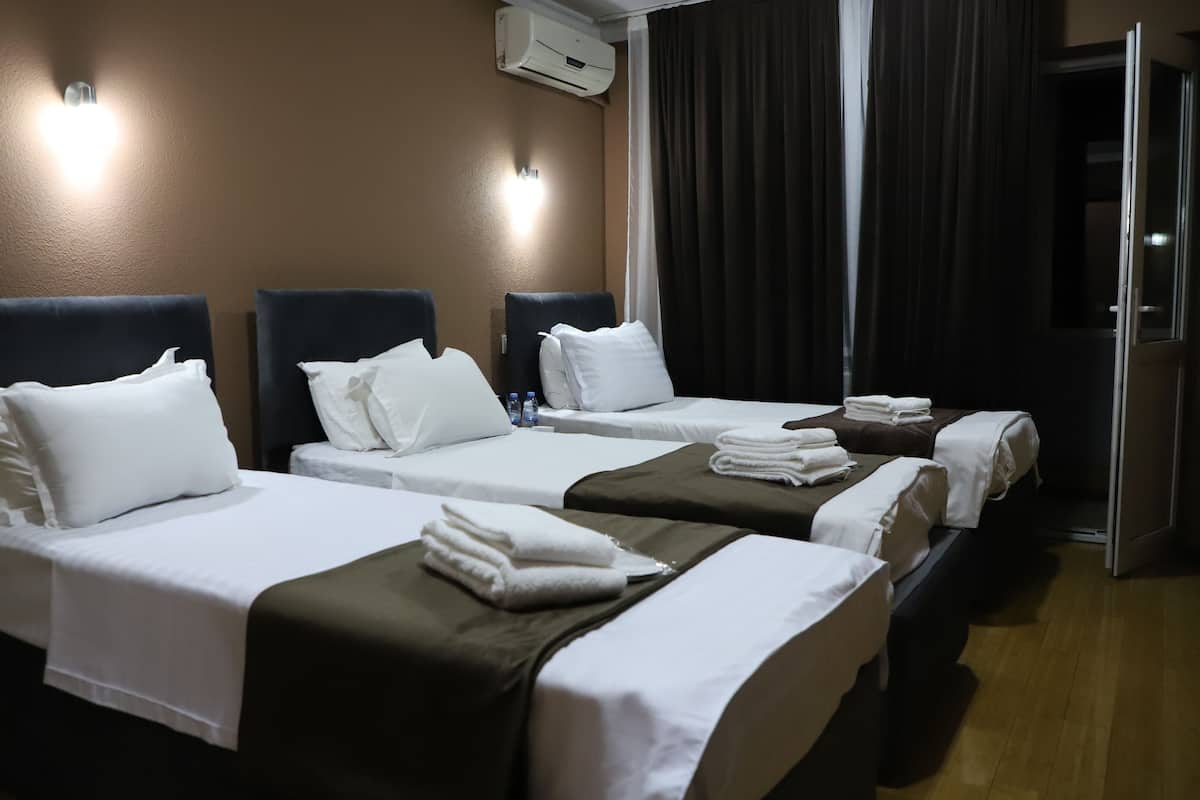 Classic Apartment | 2 bedrooms, Egyptian cotton sheets, premium bedding, down comforters