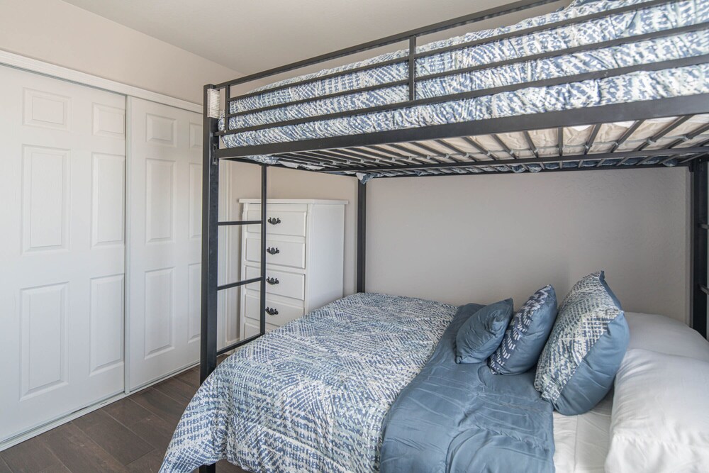 Opuluxe Luxe Home 8 min to Airport Sleeps 12 Avondale Vrbo