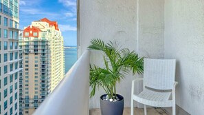 Property grounds - 35 FL Luxury condo located in the Heart of Miami (Miami)