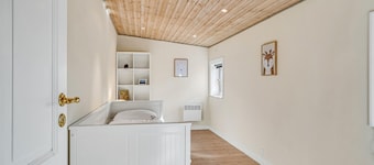 Amazing home in Græsted with jacuzzi