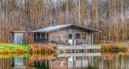 3 bedroom lake front home in Hörby