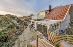 Terrace/patio - Amazing home in Rönnäng with sauna (Rönnäng)