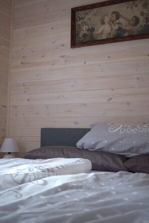 2 bedrooms, free WiFi, bed sheets