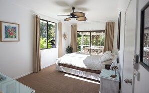 4 habitaciones, escritorio, tabla de planchar con plancha y wifi gratis