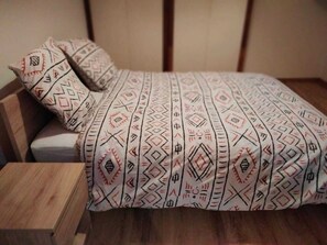 3 habitaciones, escritorio, wifi gratis y ropa de cama 