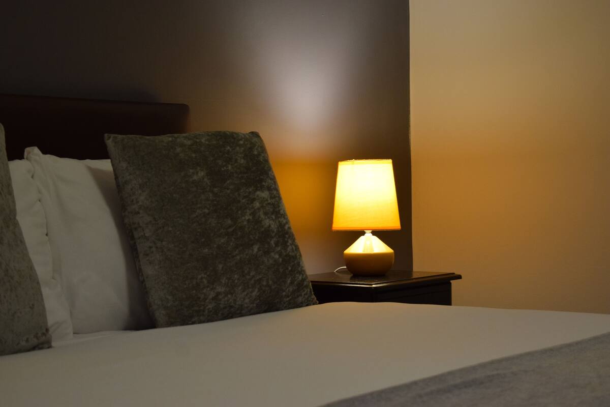 Ferros/tábuas de passar roupa, Wi-Fi de cortesia, roupa de cama