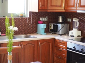 Fridge, microwave, oven, dishwasher