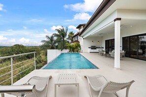 Pool - Mountaintop 4-Bedroom with Pool, Huge Views (Playas del Coco)
