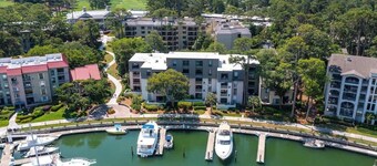 Spacious Villa, Near Shops & Beach in Harbour Town