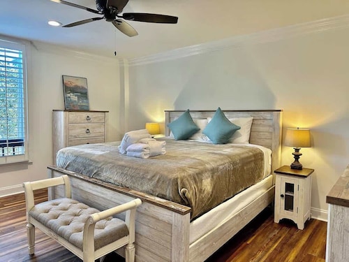 Spacious Villa, Near Shops & Beach in Harbour Town