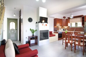 Flat-screen TV, fireplace, DVD player