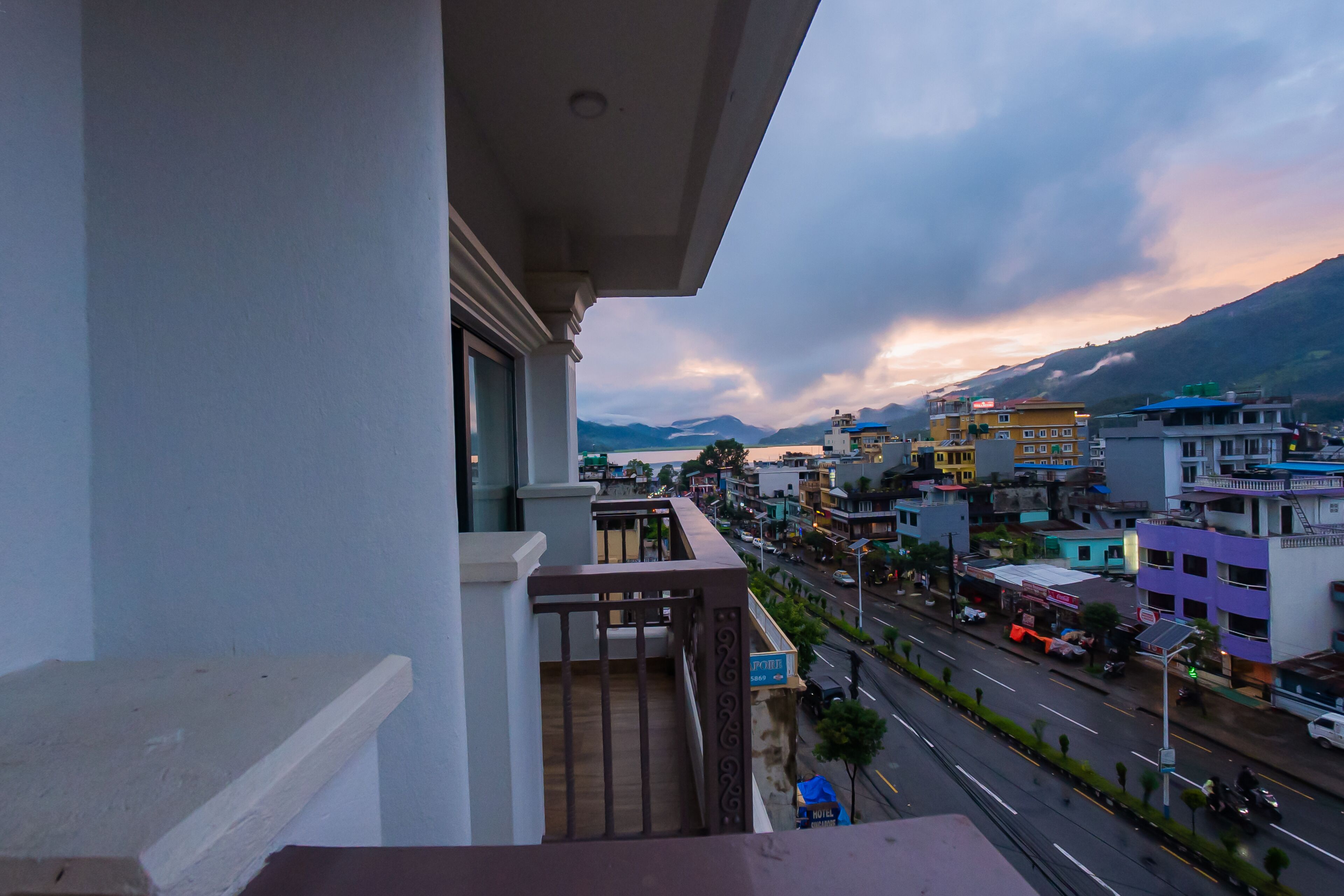 Deluxe Twin Room | Lake view