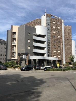 Front of property - B&B Rossini Luxury  (Cosenza)