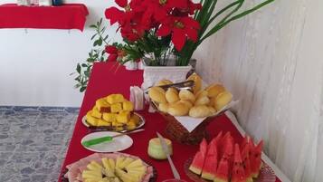 Bao gồm bữa sáng buffet hàng ngày