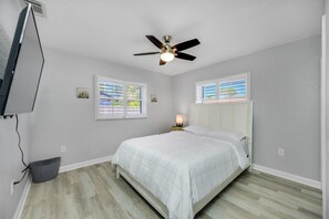 3 Schlafzimmer, Schreibtisch, Bügeleisen/Bügelbrett, kostenloses WLAN