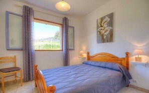 1 chambre, fer et planche à repasser, Wi-Fi gratuit