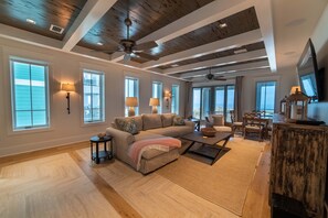 Smart TV, DVD player, books, stereo - Luxury beach-front home, gourmet kitchen, private pool, gated community, gear (Port Saint Joe)