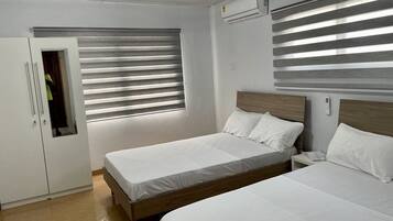 2 bedrooms, desk, WiFi, bed sheets