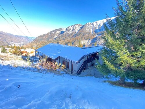 Large Apartment a few steps from the slope and the lifts