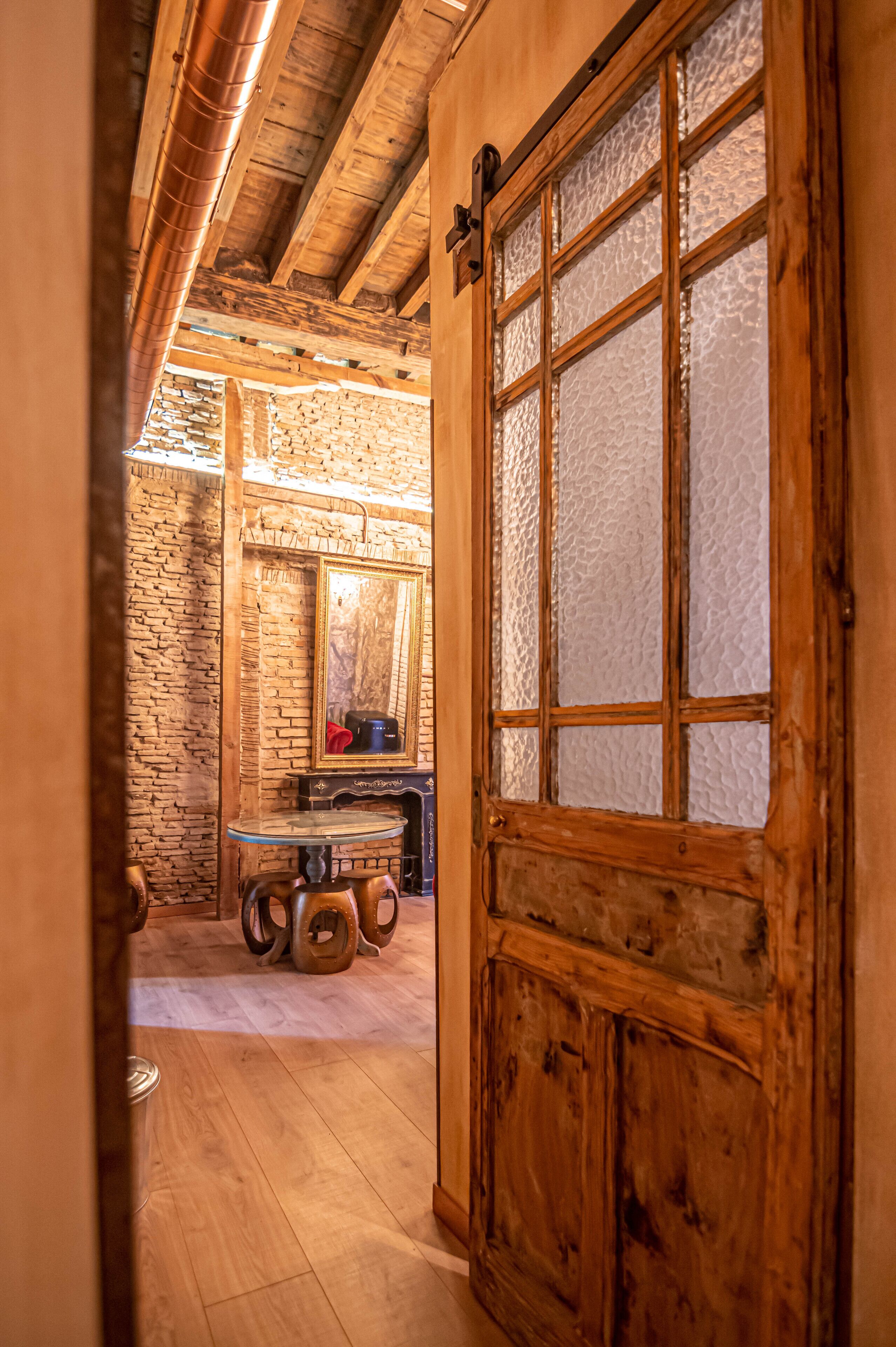 Departamento, 3 habitaciones (Desvan) | Área de sala de estar | Televisión de pantalla plana de 32 pulgadas con canales vía satélite 