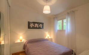 1 chambre, fer et planche à repasser, Wi-Fi gratuit