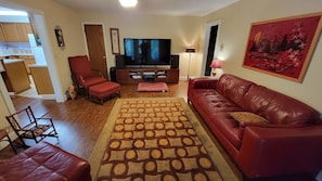 Smart TV, fireplace, books, stereo - Relax at this Private, Peaceful, Dog-Friendly Ecohouse in the Woods. (Lowell)