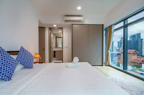 Superior-Apartment | Hochwertige Bettwaren, laptopgeeigneter Arbeitsplatz