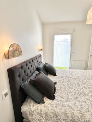 2 habitaciones, cuna de viaje, wifi y ropa de cama